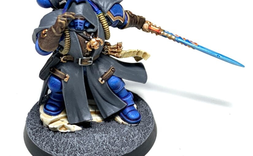 Archiviste Primaris en armure Phobos